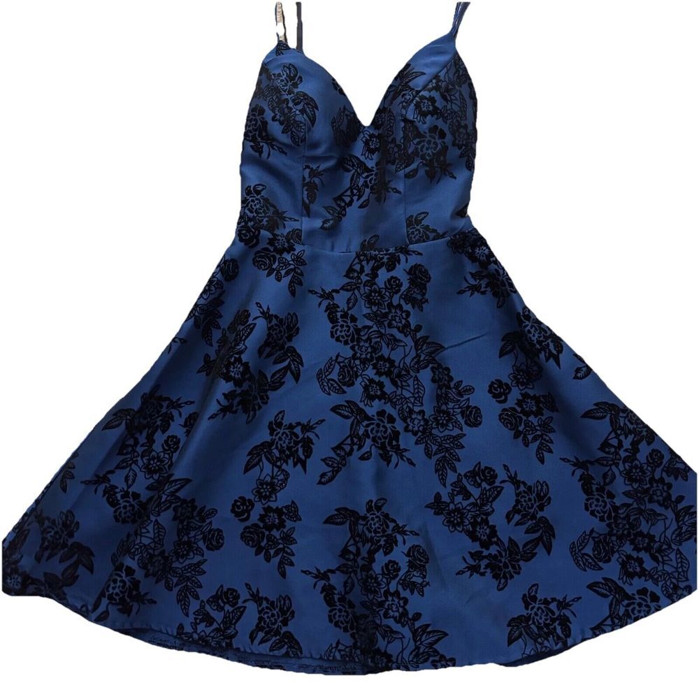 Royal Blue Skater Dress All Over Velvet Flowers Open Back Size 3/4 NEW $109 - Picture 2 of 10